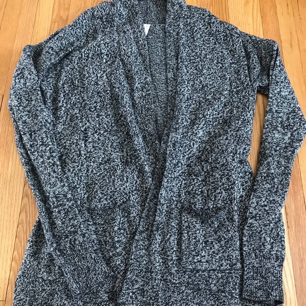 SOLD.gap body marled gray wrap with pockets small